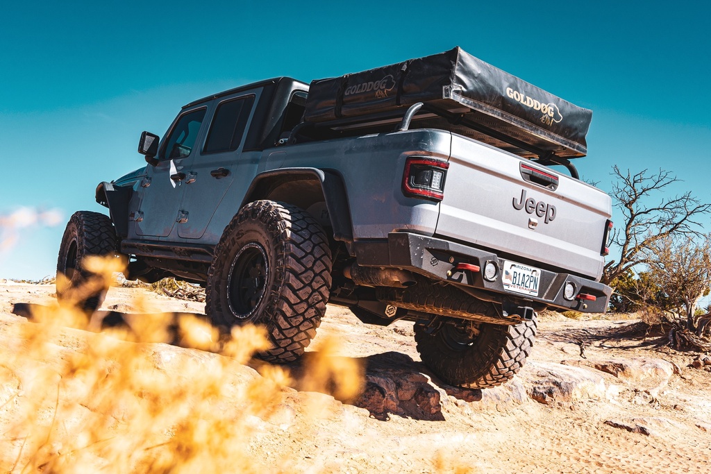 [53057-01-W/O LGT-W/O SKD] Jeep JT, Bumper, Rear (Raw, None, Without Skid)